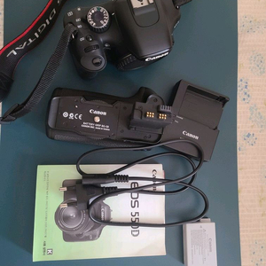 캐논 EOS 550D 바디 + 배터리 그립 이미지