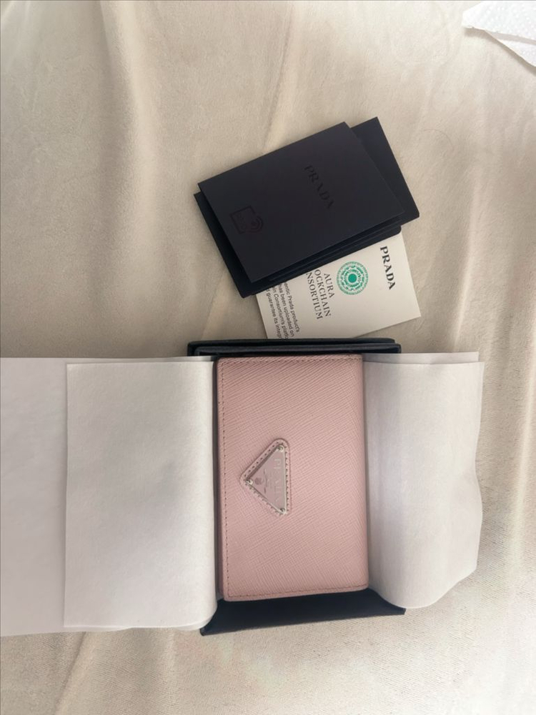 프라다 여성용 사피아노 레더 카드지갑 이미지