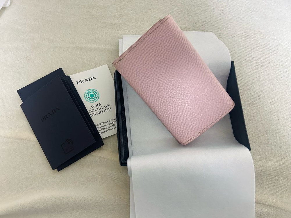 프라다 여성용 사피아노 레더 카드지갑 이미지