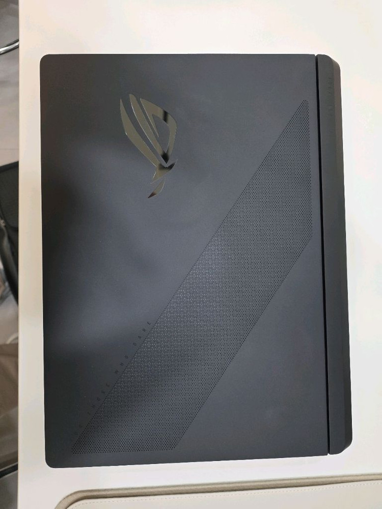 ASUS ROG STRIX SCAR 16 5090 32G 2TB 이미지