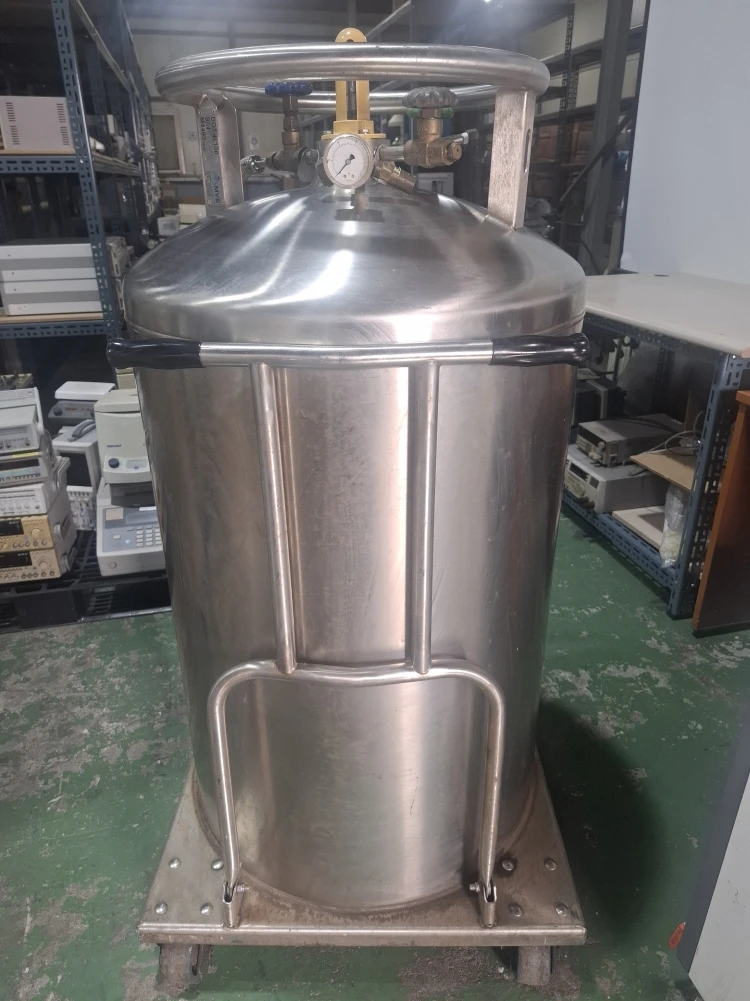 MVE CRYO-Cyl 230LP Nitrogen Tank 질소 탱크 이미지