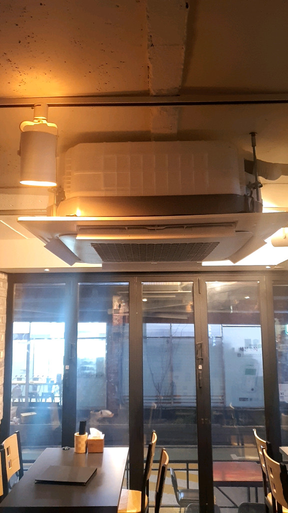 삼성 무풍 4Way 천장형 냉난방기 판매 / 실외기 포함 / 1년 미만 사용 / 직접철거 이미지