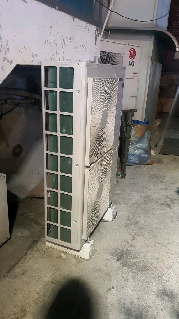 삼성 무풍 4Way 천장형 냉난방기 판매 / 실외기 포함 / 1년 미만 사용 / 직접철거 이미지