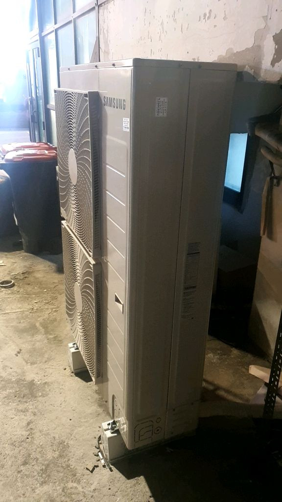 삼성 무풍 4Way 천장형 냉난방기 판매 / 실외기 포함 / 1년 미만 사용 / 직접철거 이미지