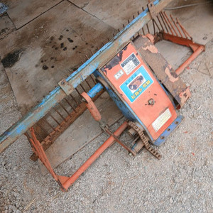 마늘수확기 경운기용 이미지