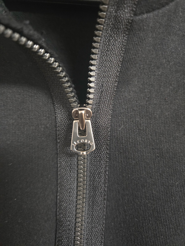 ILCORSO 블랙 세미오버핏 집업 하이넥 롱 슬리브 이미지