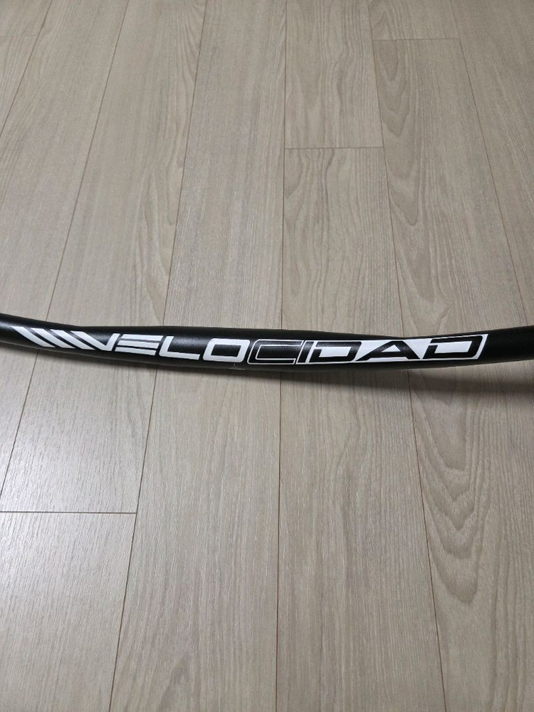 벨로시닷 라이저바 블랙 W720 이미지