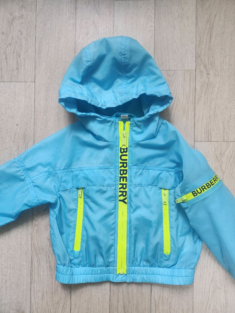 정품.새것상태) 2y 버버리 키즈 바람막이 자켓 버버리키즈 이미지