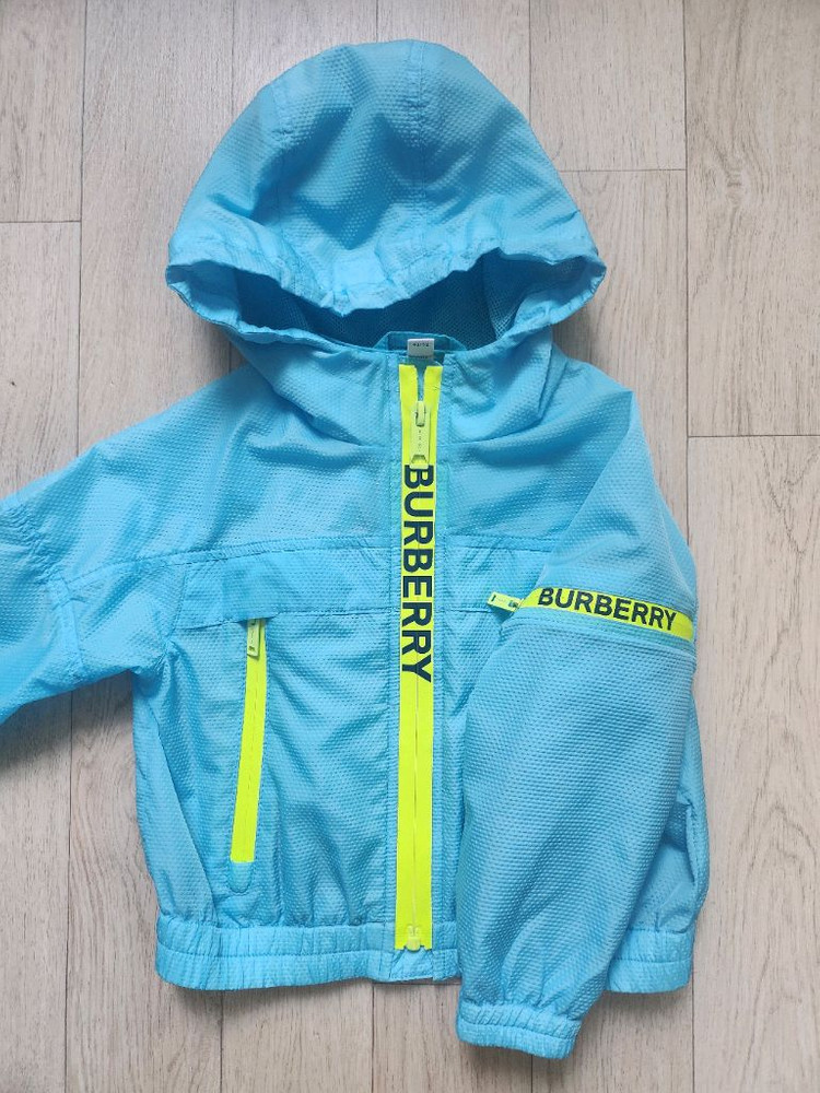 정품.새것상태) 2y 버버리 키즈 바람막이 자켓 버버리키즈 이미지