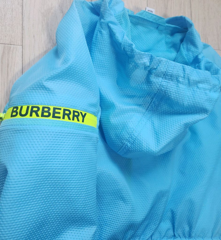정품.새것상태) 2y 버버리 키즈 바람막이 자켓 버버리키즈 이미지