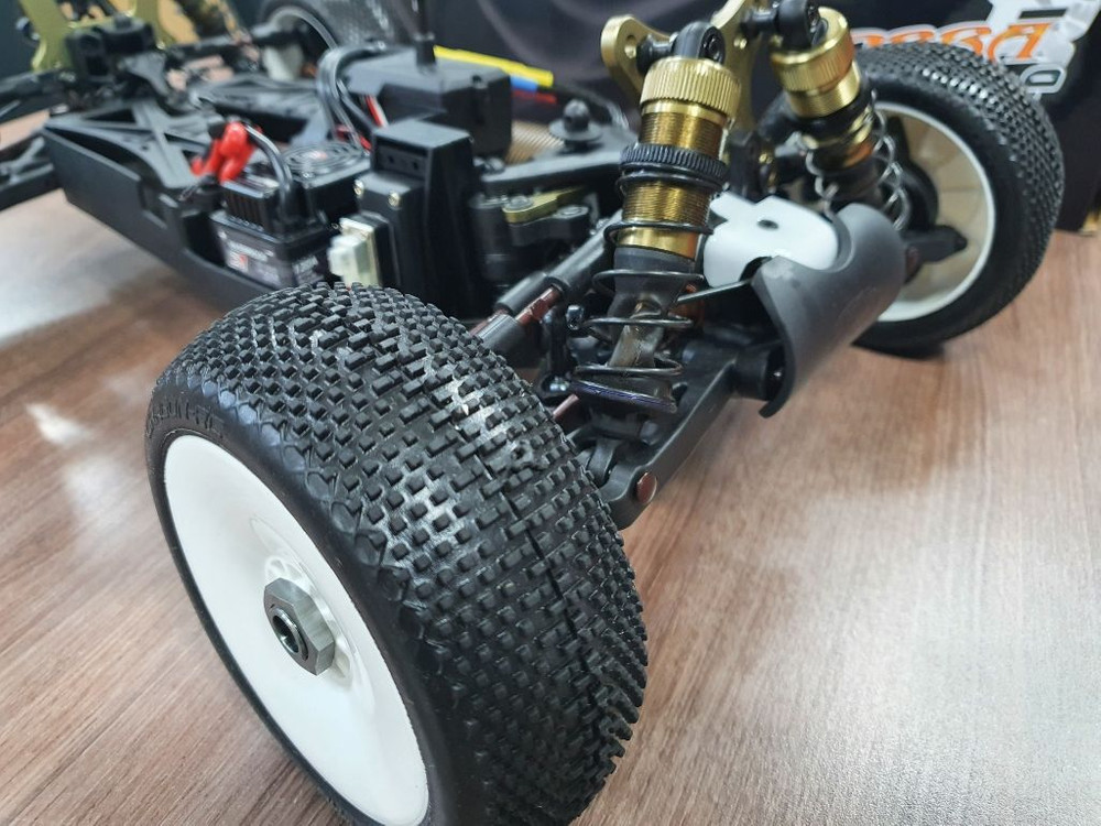 rc카 알씨카 1/8 전동버기 팝니다 이미지