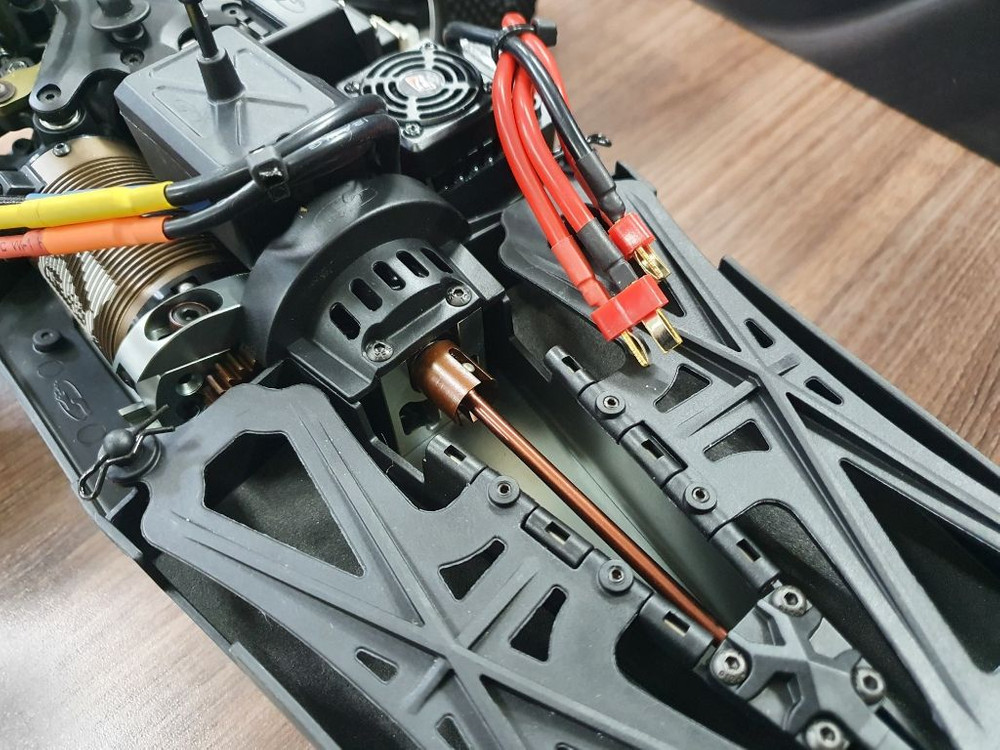 rc카 알씨카 1/8 전동버기 팝니다 이미지