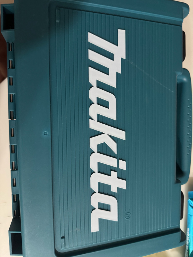 마끼다 무선 드릴 세트 이미지