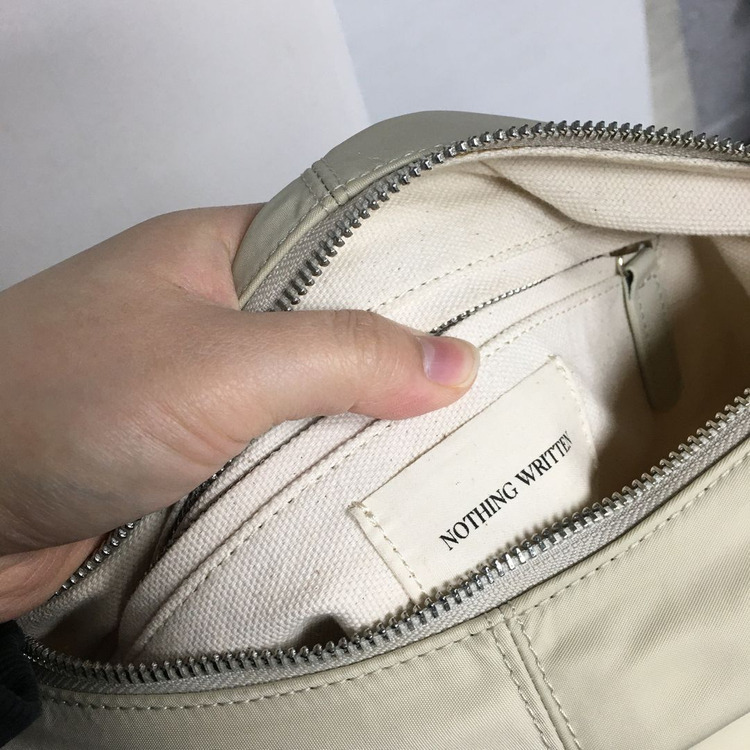 낫띵리튼 나일론 호보백 이미지