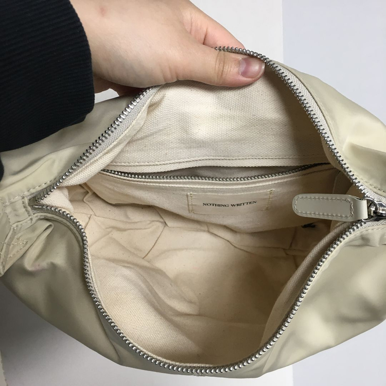 낫띵리튼 나일론 호보백 이미지