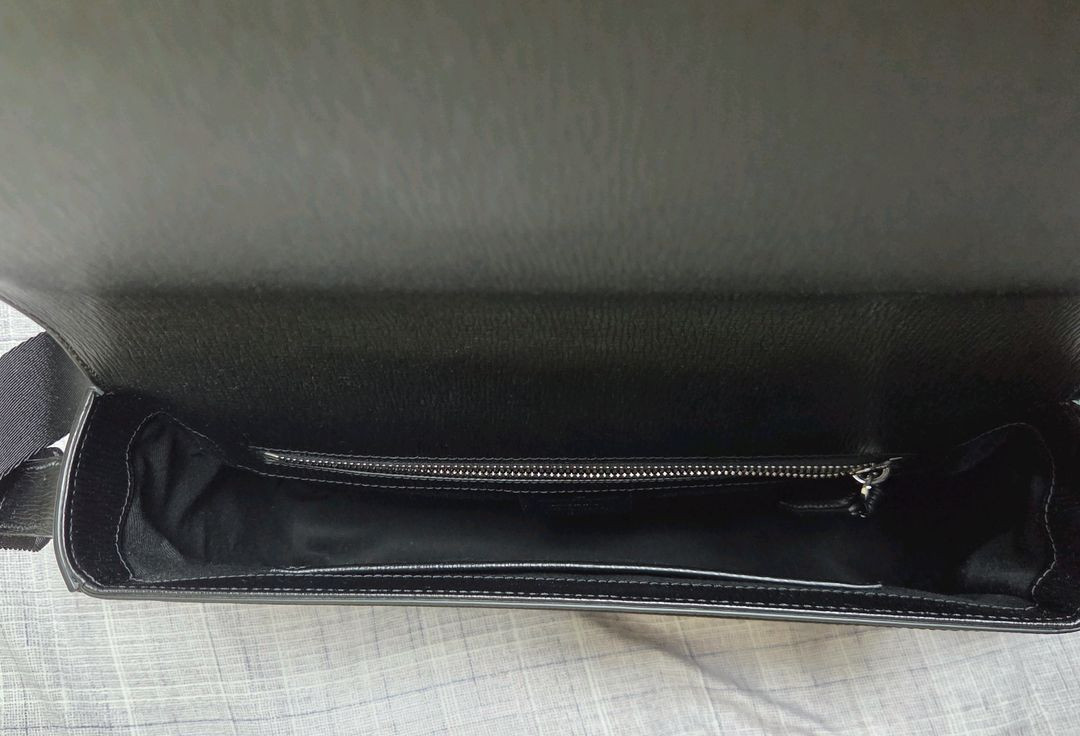 [명품 초특가할인] 페라가모 간치니 메신저백 팝니다. 매장정품 새제품 이미지