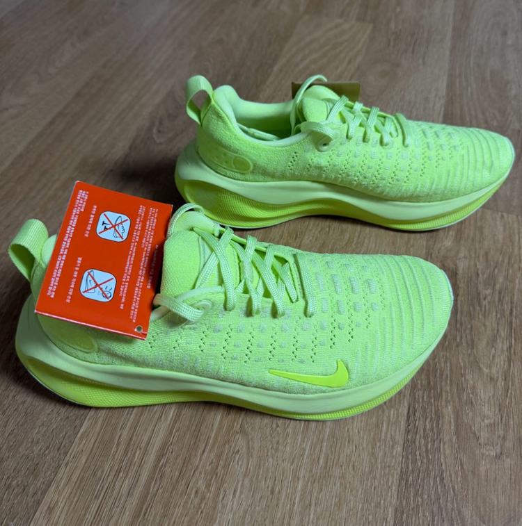 [245] 나이키 우먼스 리액트 인피니티런4 볼트 런닝화 이미지