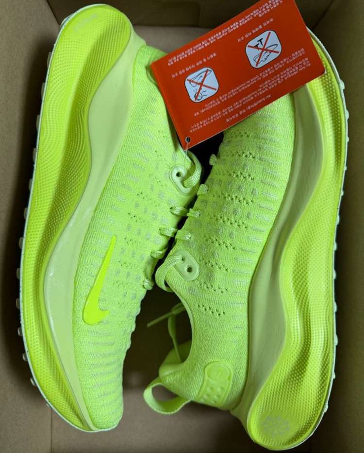 [245] 나이키 우먼스 리액트 인피니티런4 볼트 런닝화 이미지