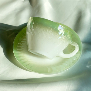 미국 페더럴 글라스 문글로우 이리데슨트 그린 컵앤소서 밀크글라스 찻잔 세트 이미지