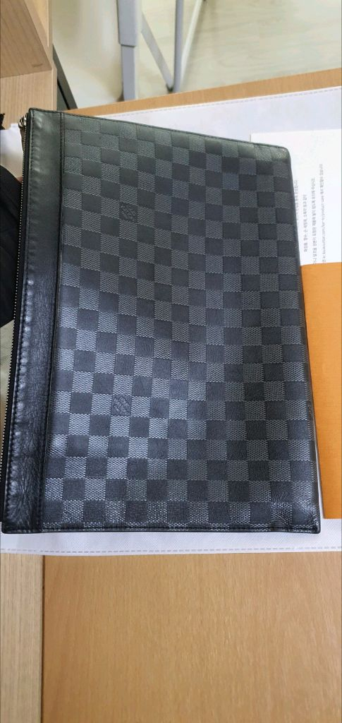 루이비통 다미에 클러치백 정품A급(감정O)구찌프라다루이비통디올고야드샤넬셀린느보테가생로랑발렌시아가버버리가방 이미지