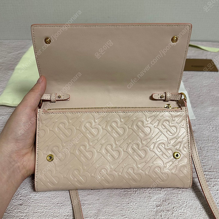 [풀구성] 버버리 TB 모노그램 레더 월렛 크로스백 핑크 이미지