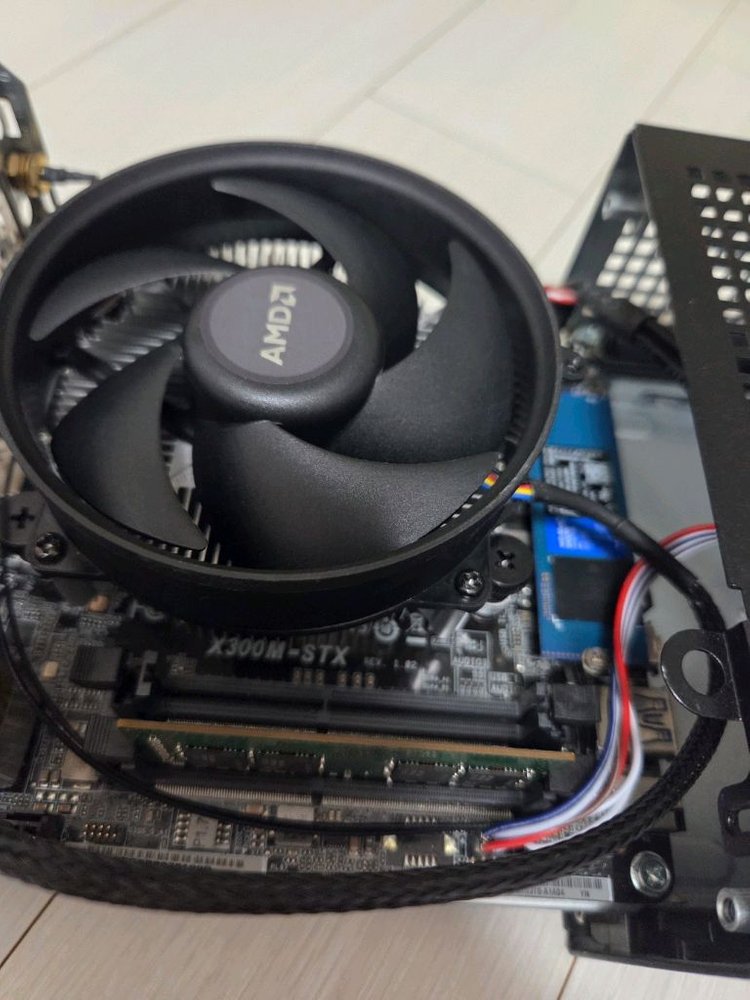 deskmini x300 5600g팝니다. 이미지