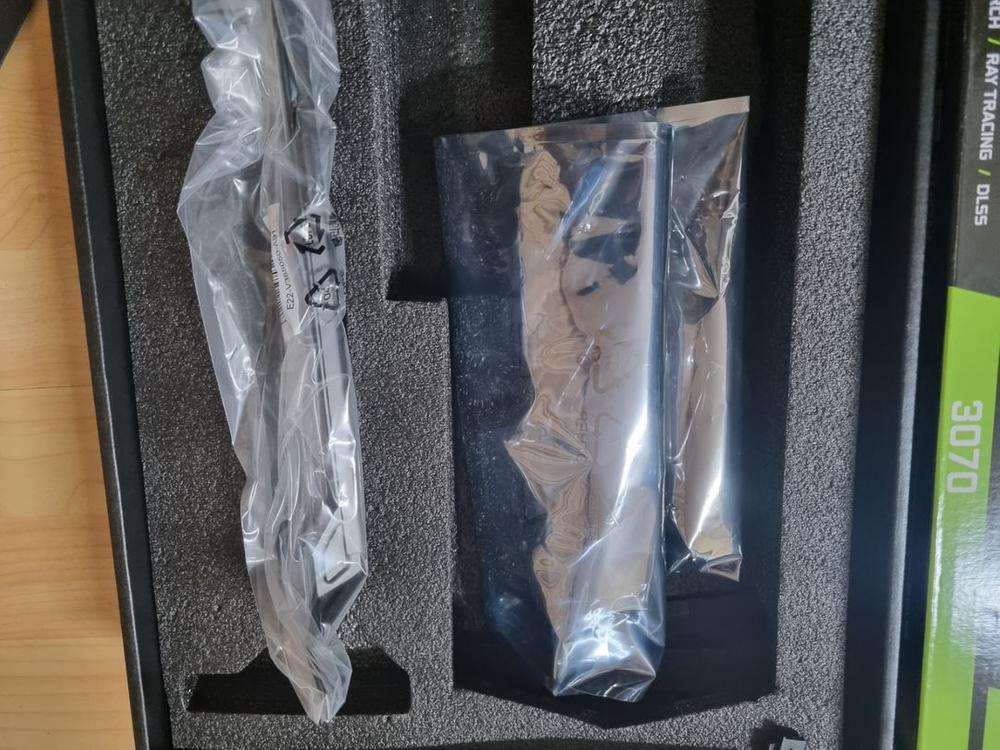 Msi RTX 3070 게이밍 트리오 박스 이미지