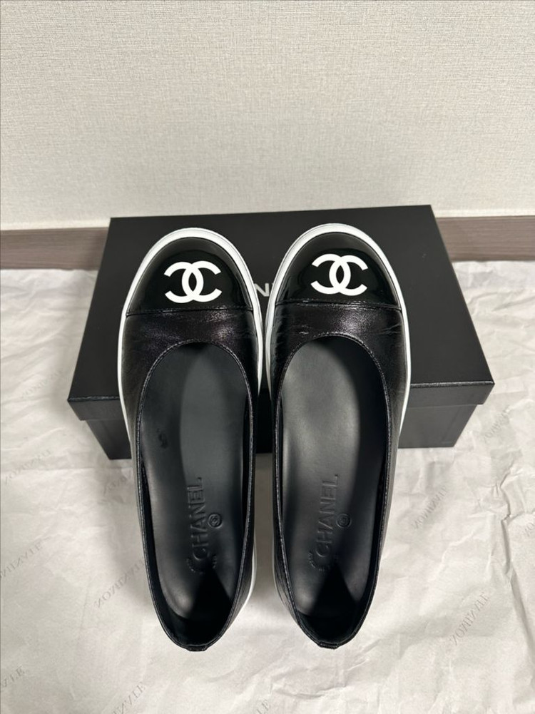 샤넬 26SS 26P 플랫슈즈 고무신 G46593 CC로고 단화 유광페이던트블랙 39 이미지