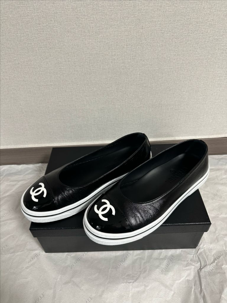 샤넬 26SS 26P 플랫슈즈 고무신 G46593 CC로고 단화 유광페이던트블랙 39 이미지