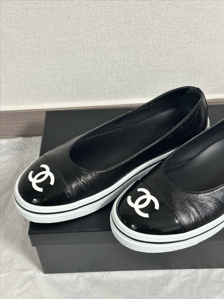 샤넬 26SS 26P 플랫슈즈 고무신 G46593 CC로고 단화 유광페이던트블랙 39 이미지