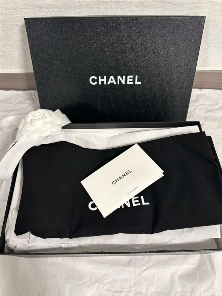 샤넬 26SS 26P 플랫슈즈 고무신 G46593 CC로고 단화 유광페이던트블랙 39 이미지