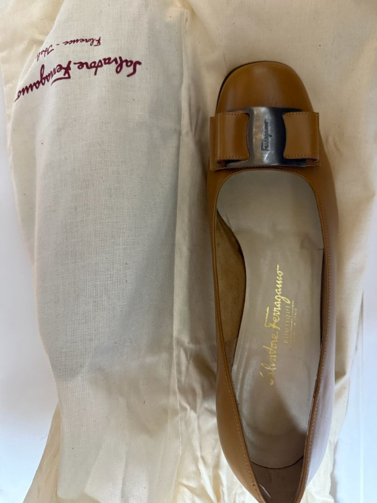 페라가모 카르멘 펌프스 구두 7D(240-245) 이미지