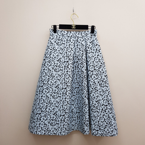 모조에스핀 2024 플라워 패턴 플레어 미디 스커트 S사이즈 이미지