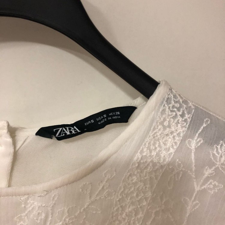 ZARA 자라 마랑맛 레이스 시스루 아일렛 벌룬 반팔 블라우스 자수 이미지