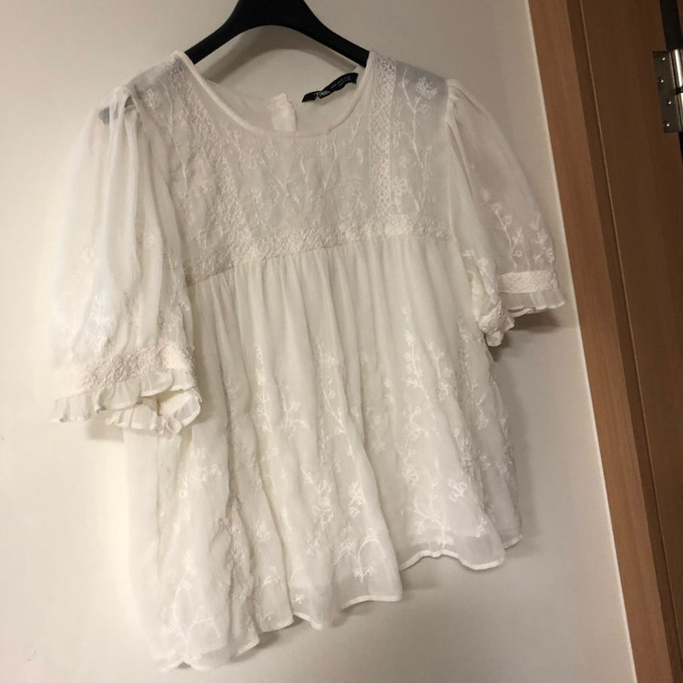 ZARA 자라 마랑맛 레이스 시스루 아일렛 벌룬 반팔 블라우스 자수 이미지