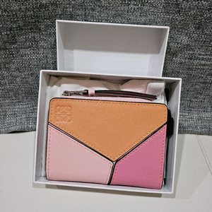 (새상품/박스포함)로에베 반지갑/가죽진짜 최고입니당 이미지