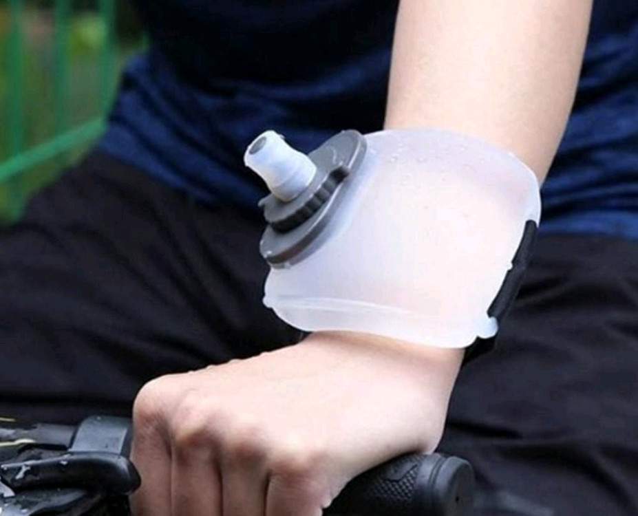 간편휴대 실리콘 손목 러닝물통 라이딩 등산 클라이밍 스포츠물병 이미지