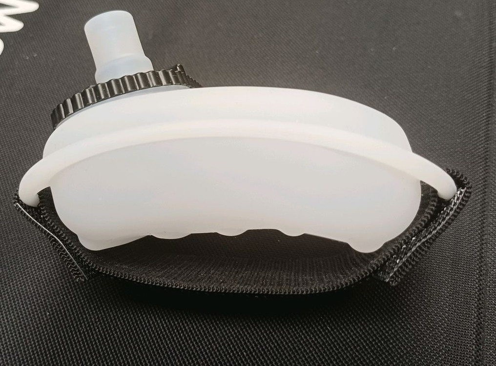 간편휴대 실리콘 손목 러닝물통 라이딩 등산 클라이밍 스포츠물병 이미지