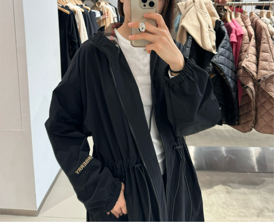 버버리 롱 여성 바람막이 자켓 - 골드 로고 81136531 (새상품) 이미지