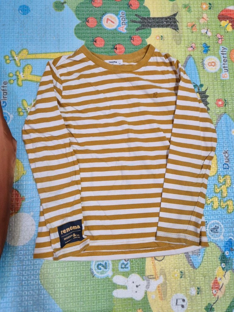 H&M 점퍼,레노마티셔츠, 청바지, 검정 바지등 140사이즈입니다. 이미지