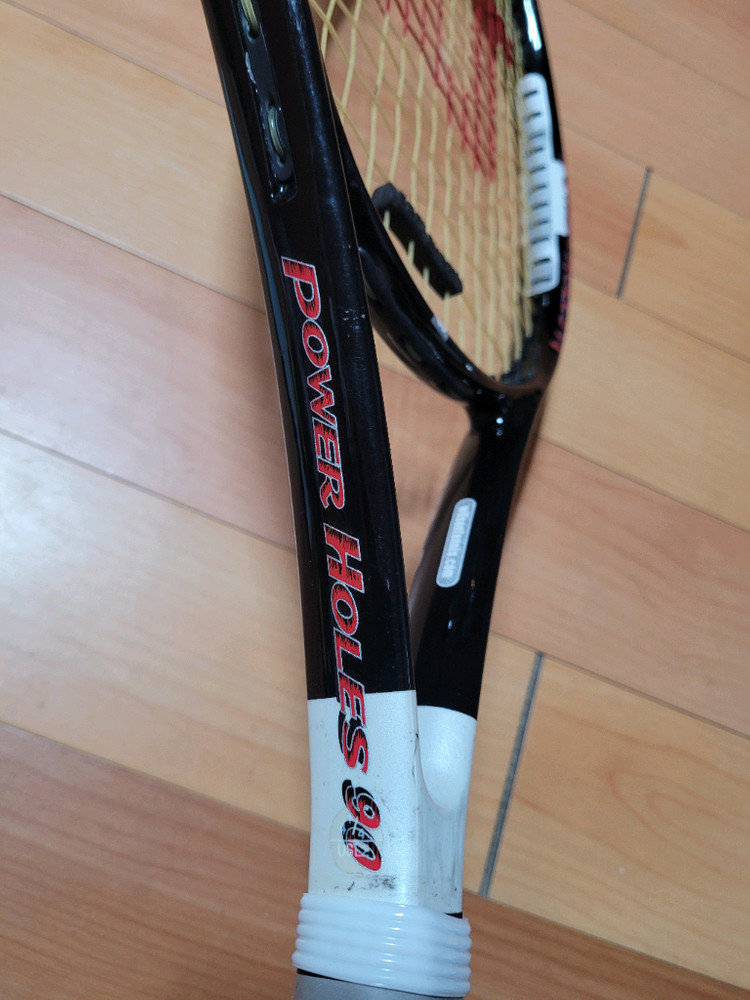 윌슨 POWER HOLES 90 테니스 라켓 이미지