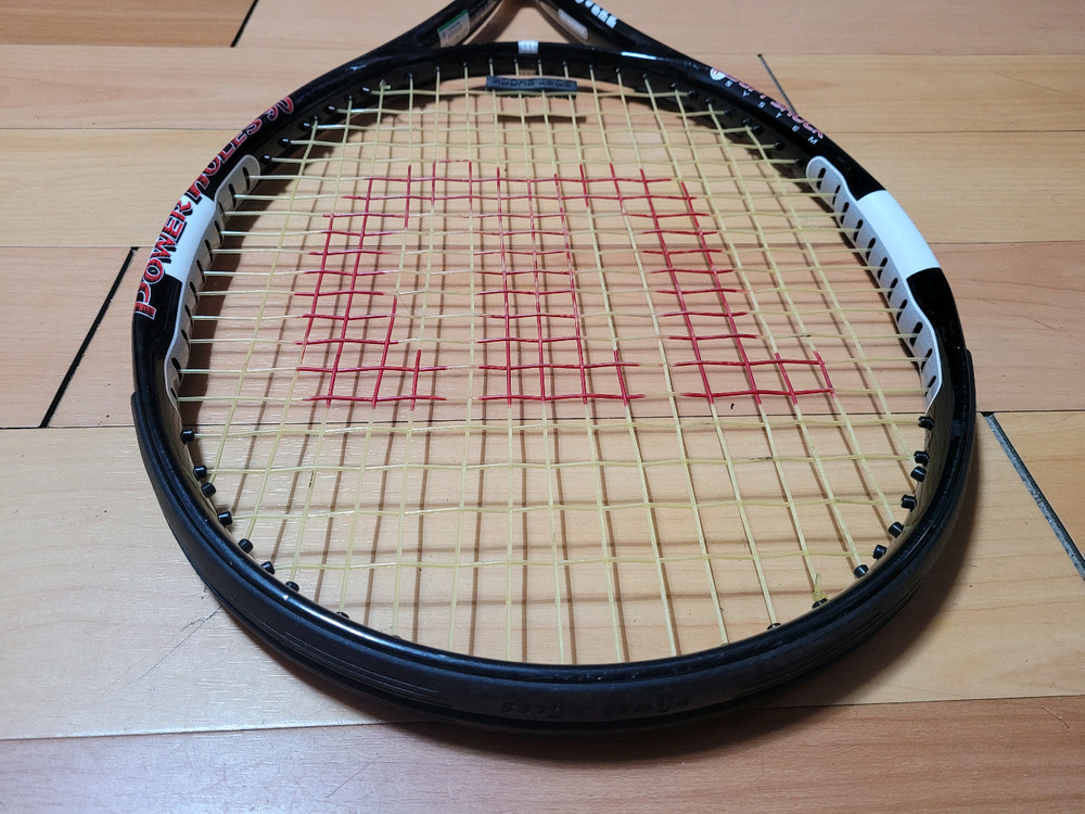 윌슨 POWER HOLES 90 테니스 라켓 이미지