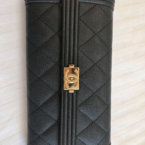샤넬 보이 금장 장지갑 이미지