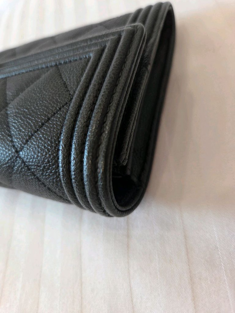 샤넬 보이 금장 장지갑 이미지