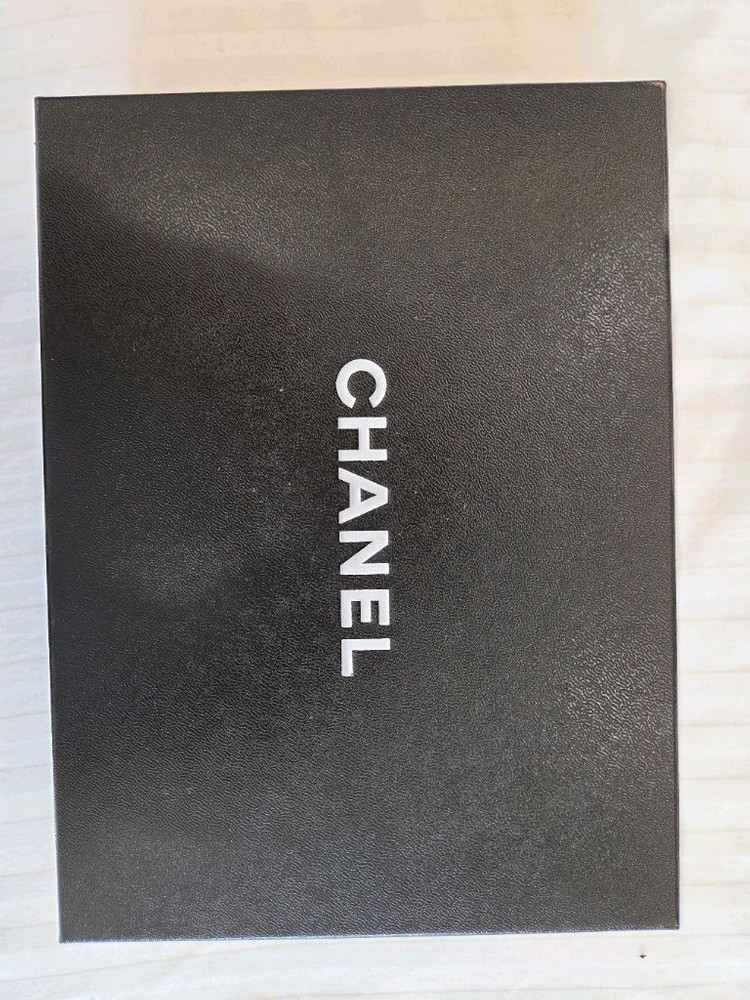 샤넬 보이 금장 장지갑 이미지