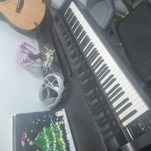 고급 YAMAHA 피아노 이미지