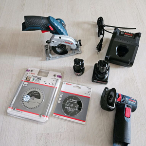 보쉬 3인치 독일산 그라인더 및 미니 원형쏘 배터리 충전기 풀세트 판매합니다. 이미지