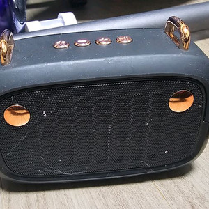 휴대용블루투스 스피커 이미지