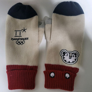 2018 평창 동계 올림픽 기념 굿즈 목도리 장갑 판매 이미지