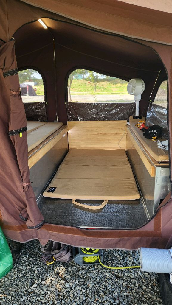 에어팝 텐트 트레일러 팝니다. 이미지